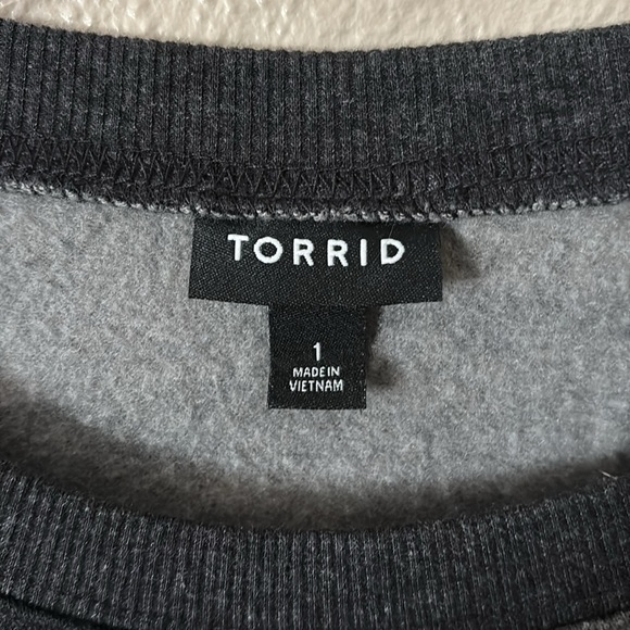 Torrid Women’s Plus Size Sweatshirt Crewneck, black/gray, 1X - Picture 4 of 6